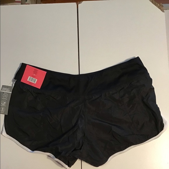 Series 8 Fitness Wear - Picture 4 of 4